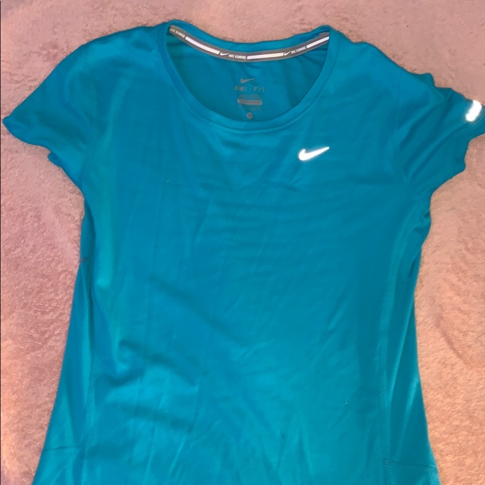 blue nike women’s t shirt